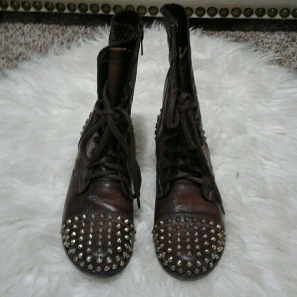 Shoes - Picture 3 of 5